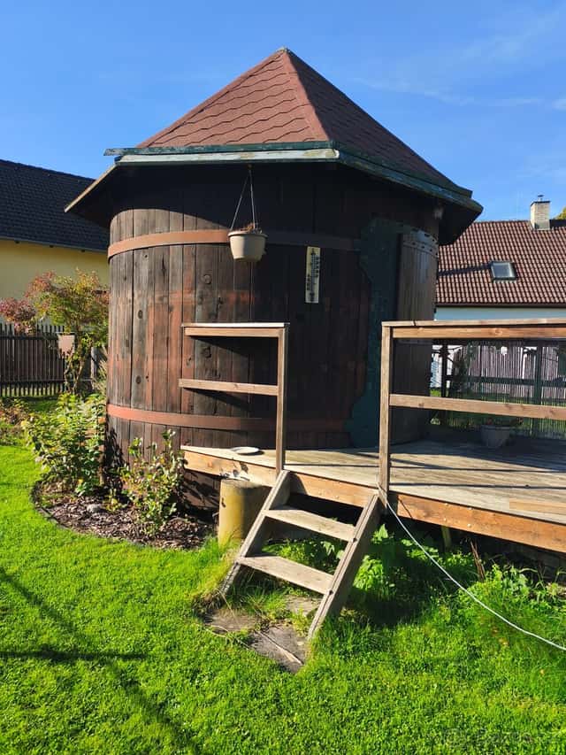 Prodám chatku, okres Hradec Králové