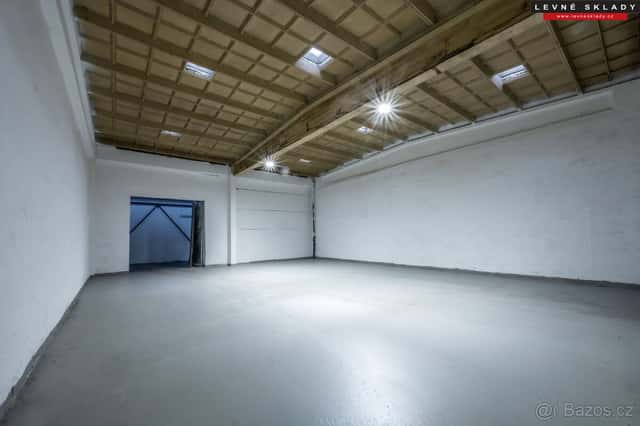 Pronájem skladu 1000 m2 v Kladrubech nad Labem, okres Kutná Hora