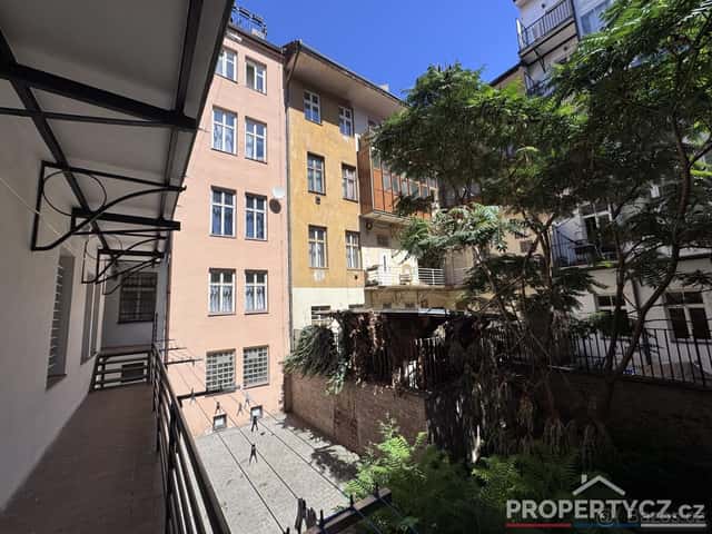 Kancelář a provozovna se zázemím 143m2 Arbesovo náměstí, Pra, Praha 5