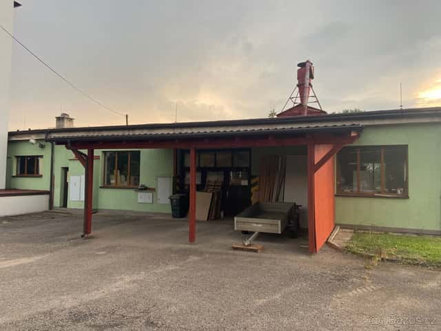 Pronájem skladovacích a výrobních prostor 269,7 m², okres Jičín