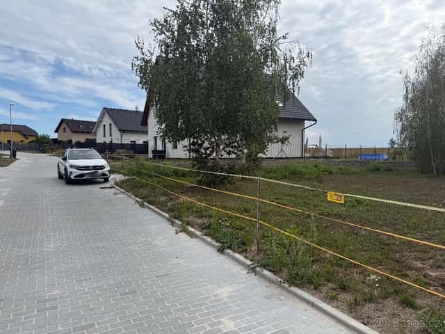 Stavební pozemek vhodný k výstavbě RD. Holany u České Lípy, okres Česká Lípa