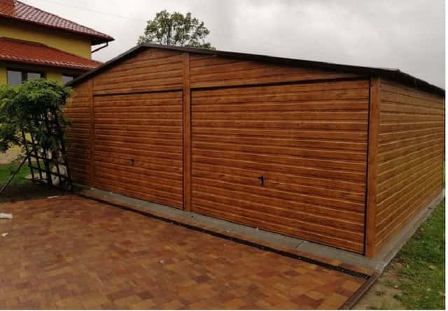 PLECHOVÁ GARÁŽ 7 x 7m, okres České Budějovice