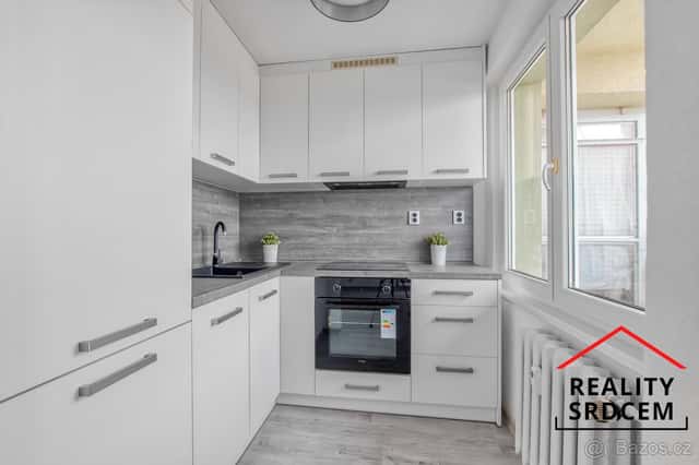 Pronájem bytu v os. vlast. o velikosti 1+1+lodžie/34 m2 na u, okres Karviná