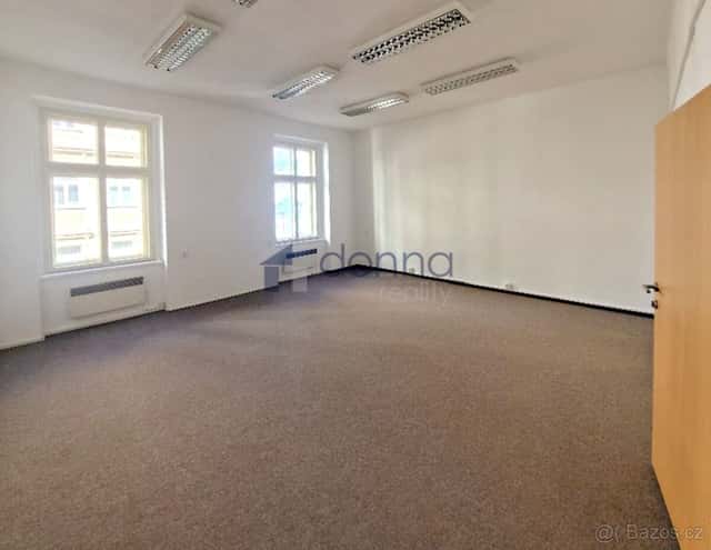 Pronájem kancelářských prostor 136m², ul. Novákových, Praha, Praha 8