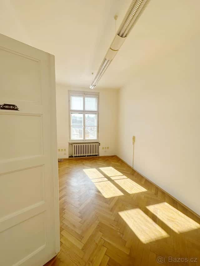 Pronájem kanceláře v Praze 1 bez provize 53 m2, Praha 1