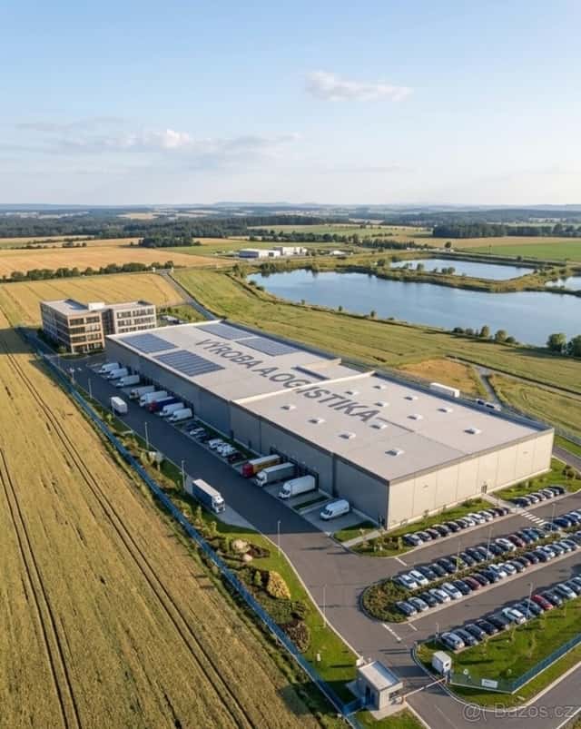 PRŮMYSLOVÝ POZEMEK 5,1 ha u D1-Hradec Králové EX104, okres Hradec Králové