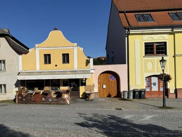 Převzetí zavedené restaurace se zahrádkou na Žižkově náměstí, okres Benešov