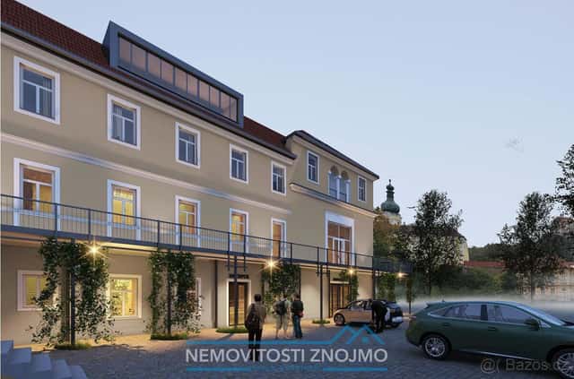 Zámecký objekt s potenciálem přestavby na bytové jednotky, okres Znojmo