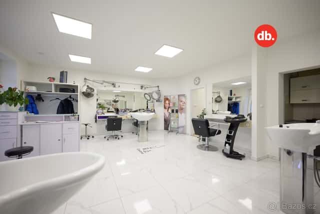 Pronájem obchodní prostory, 70 m² - Karlovy Vary - Rybáře, okres Karlovy Vary