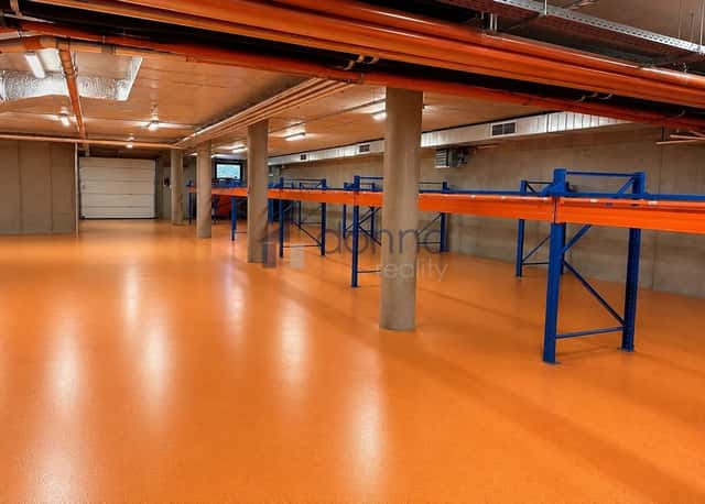 Pronájem skladového prostoru 330m², ul. U Elektry, Praha 9 -, Praha 9