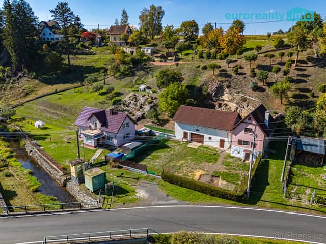 Prodej domu se zahradou, garáží a stodolou, pozemek 527 m²,, okres Cheb