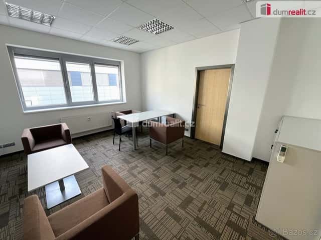 Pronájem kanceláře v budově VTP Triangl, 20 m2, okres Uherské Hradiště