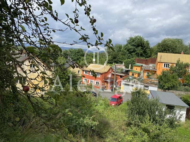 Prodej stavebního pozemku 1 151 m², Karlovy Vary, okres Karlovy Vary