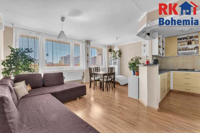 Prodej světlého bytu 3+1 s prostornou lodžií, Praha Chodov,, Praha 4