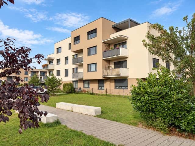 Byt 1+kk, 32 m2 se zahrádkou, Hradec Králové - Farářství., okres Hradec Králové