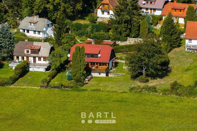 Chata s výhledem na Lipno, terasou, vlastní zahradou a garáž, okres Český Krumlov