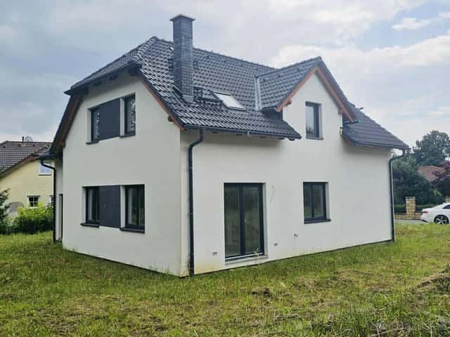 Pronájem rodinného domu 6+1, 183 m2, okres Benešov