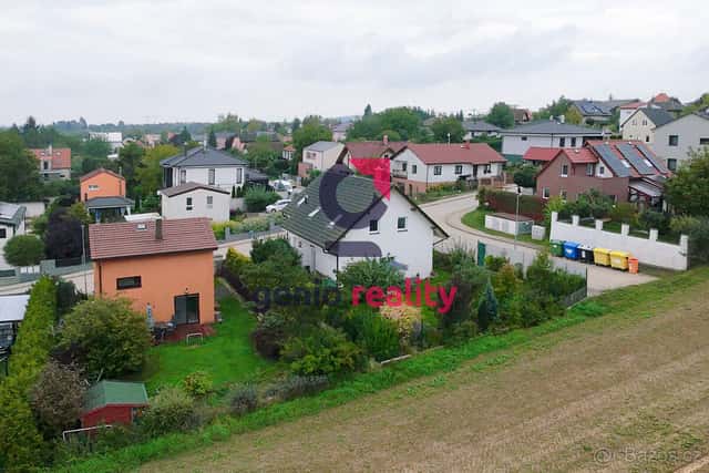 Prodej zděného domu 6+kk, užitná plocha 158 m² + garáž, poze, okres Praha-východ