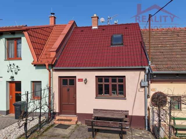 Prodej vinného sklípku s ubytováním a zahradou, Nový Poddvor, okres Hodonín