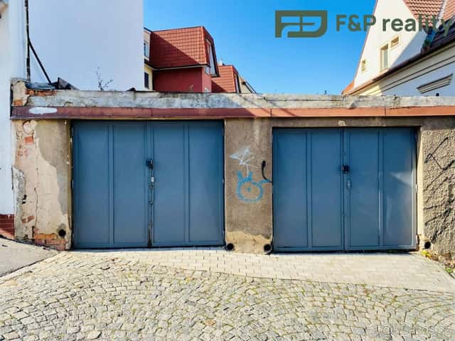 Pronájem garáže 16 m2, ul. Čestlická, Praha 10 - Strašnice, Praha 10