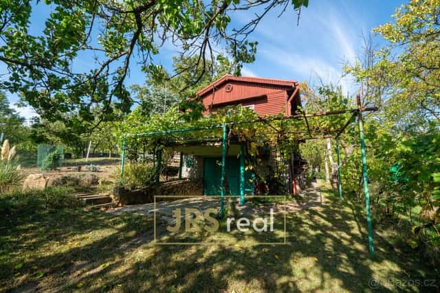 Prodej chaty se zahradou, Strážnice - Mlýnky, ev.č. 170055JS, okres Hodonín