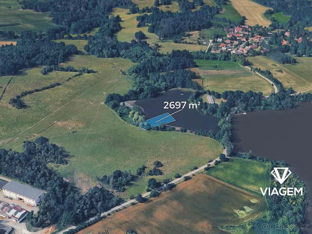 Spekulační - komerční a ostatní 2 697 m², okres Benešov
