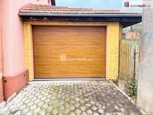Pronájem garáže o výměře 25 m2 v Uherském Hradišti, okres Uherské Hradiště