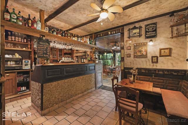 Prodej rodinného domu s restaurací a bydlením, Jaroměř, 864, okres Náchod