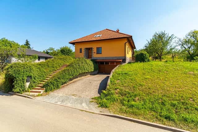 Prodej rodinného domu 5+kk Uherské Hradiště - Jarošov, okres Uherské Hradiště