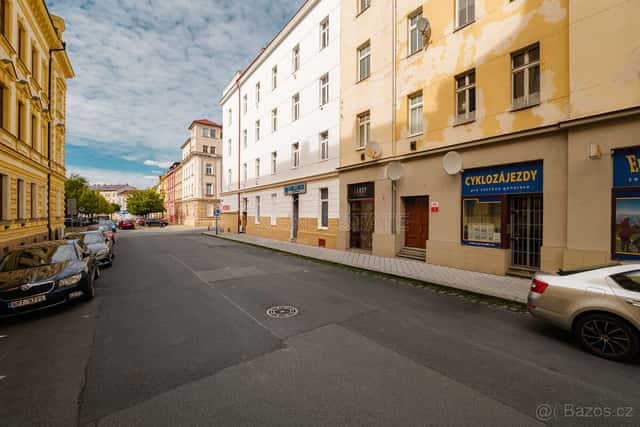 Prodej nebytového prostoru se zahradou ve vnitrobloku, okres Plzeň-město