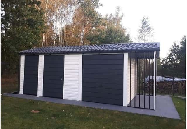 PLECHOVÁ GARÁŽ 5 x 4 + přístřešek na dřevo, okres Blansko