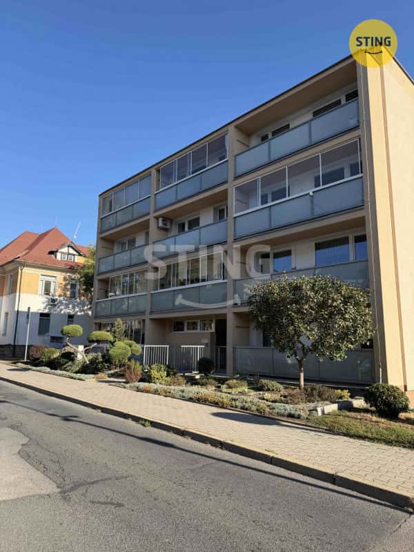 Pronájem bytu 2+1 s balkonem v centru města, 136960, okres Mělník