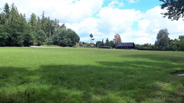 Rozsáhlý stavební pozemek v obci Lipinka, okres Olomouc, okres Olomouc