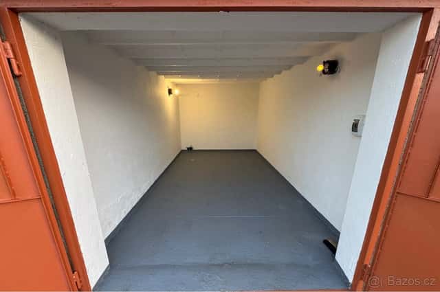 Pronajmu garáž, Prostějov-Vrahovice, sídl. Svornosti, 230V, okres Prostějov