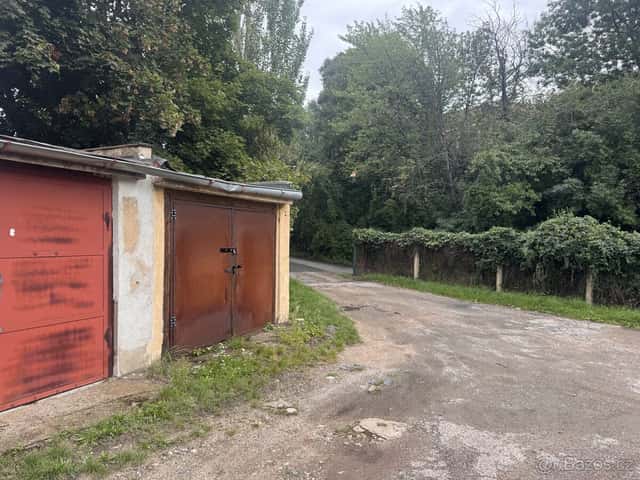 Prodám garáž 18m² v ulici Křeslická - Praha 10, Praha 10