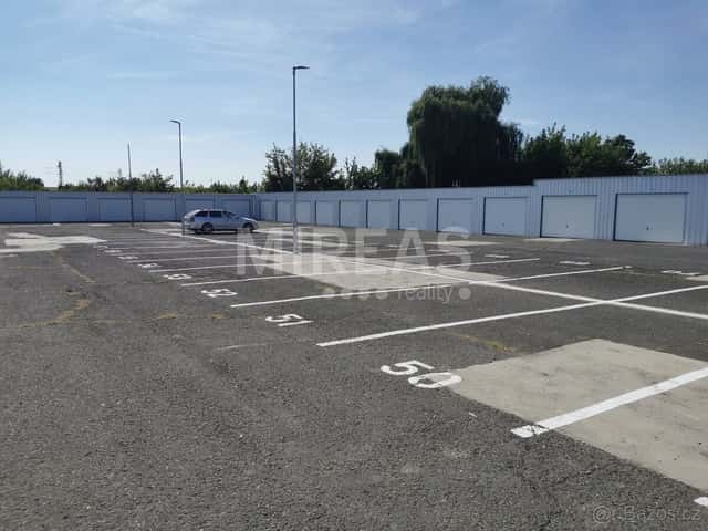 Milovice - pronájem parkovacího stání 15 m2, okr. Nymburk, okres Nymburk