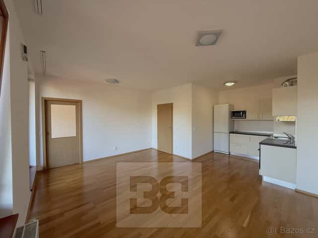 Pronájem bytu s balkonem 2+kk 63 m² + parkovací stání, Praha, Praha 7