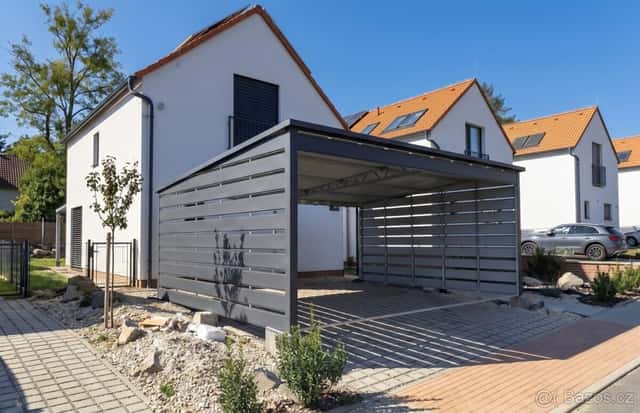 Přístřešek lamelový 5,6×4,5m grafitová barva, okres Frýdek-Místek