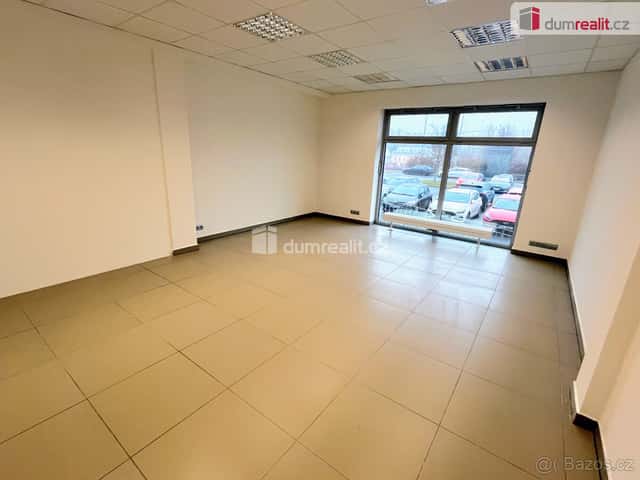 Pronájem kanceláře v budově VTP Triangl, 32 m2, okres Uherské Hradiště