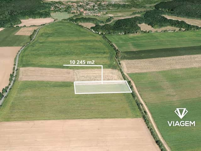 Pole 10 245 m², okres Praha-východ