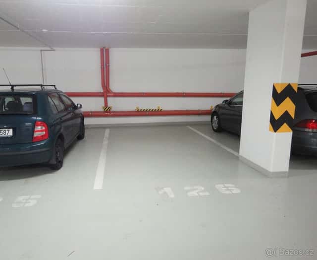 K pronájmu garážové stání 16 m2, Barrandov, Miloše Havla, Praha 5