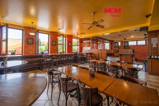 Pronájem restaurace, 400 m², Most, ul. Obránců míru, okres Most