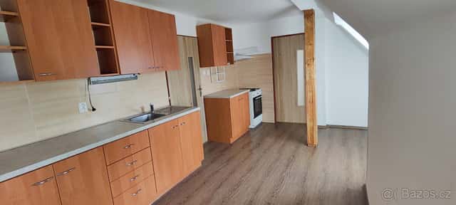 pronájem bytui 3+1, 55m2 ve Šternberku ul Komenského, okres Olomouc