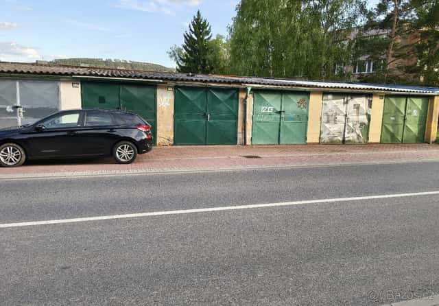 Garáž , Prodám garáž v Berouně, okres Beroun