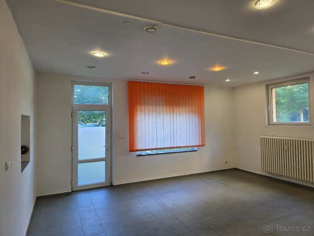 Kancelář, salón, sklad, provozovna 35m2, okres Semily