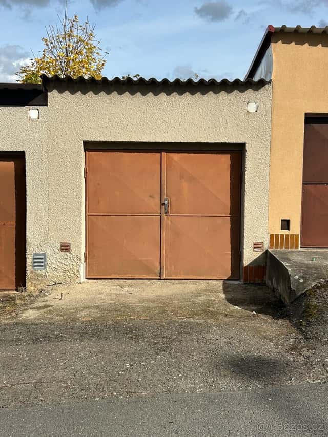 Garáž, okres Plzeň-jih