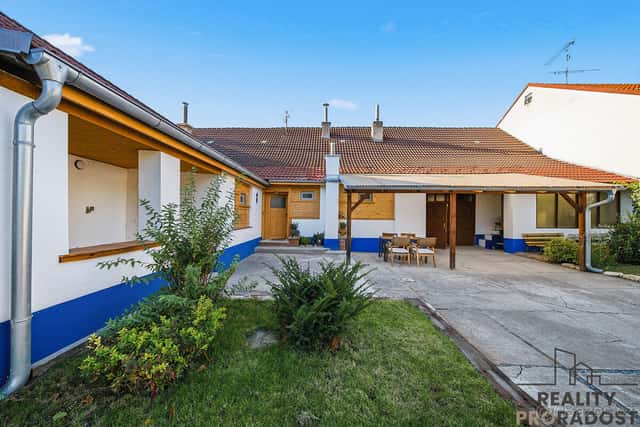 Prodej rodinného domu 324 m2, pozemek 1502 m2, Petrov, okres Hodonín