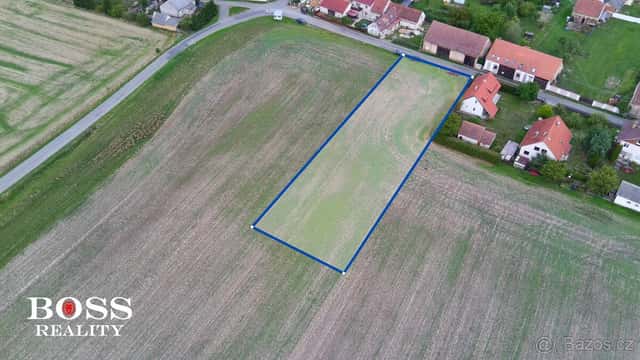 Prodej stavebního pozemku, který jde rozdělit na dva, 2750m², okres Rokycany