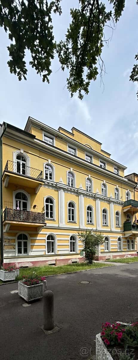 Prostorný byt(cca 110m²) s vybavením ve Františkových Lázn, okres Cheb