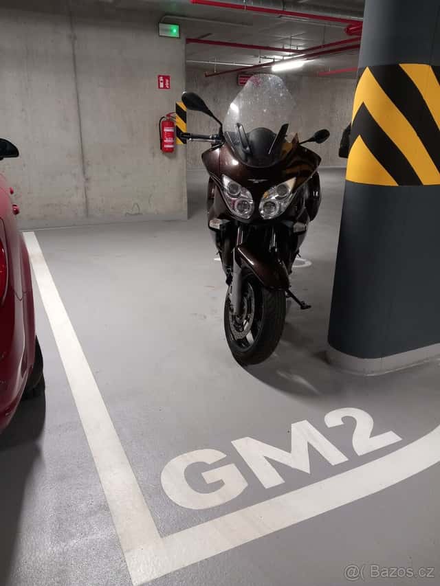 Parkování pro motocykl Dělnická P7, Praha 7